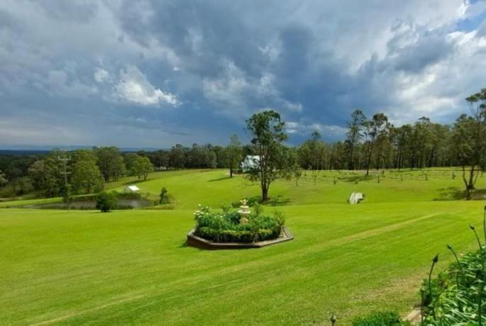 Cabins At Lovedale Wedding Chapel Экстерьер фото