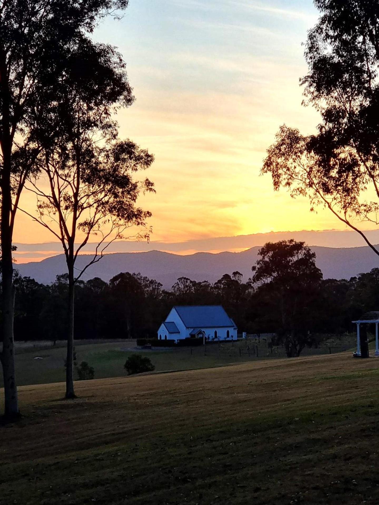 Cabins At Lovedale Wedding Chapel Экстерьер фото